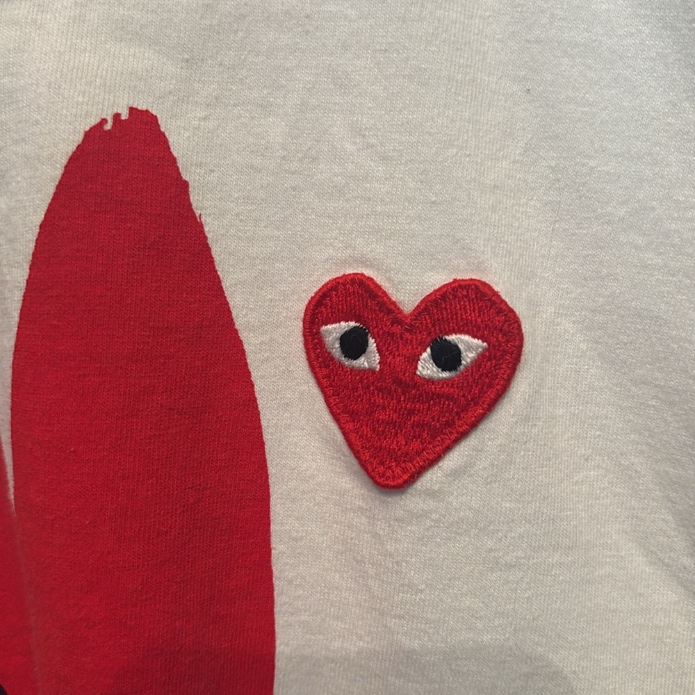 Comme des Garcons White and Red Heart T-Shirt - Picture 4 of 4